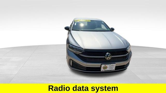 Photo of 2022 Pyrite Silver Metallic Volkswagen Jetta