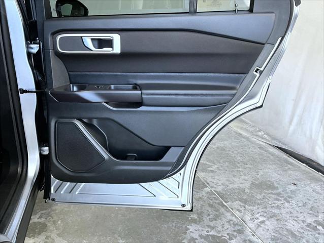 Photo of 2020 Iconic Silver Metallic Ford Explorer