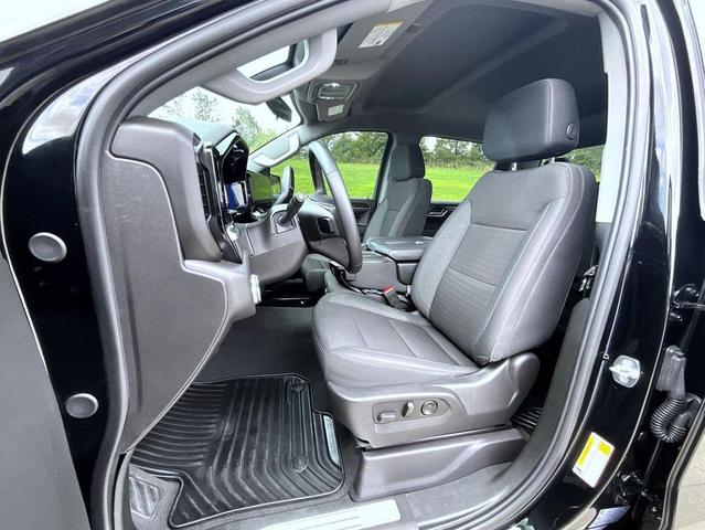 Photo of 2024 Onyx Black GMC Sierra 1500