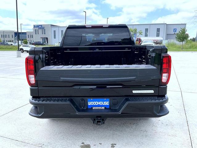Photo of 2024 Onyx Black GMC Sierra 1500