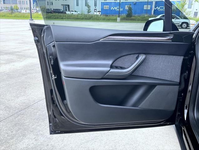Photo of 2022 Solid Black Tesla Model X