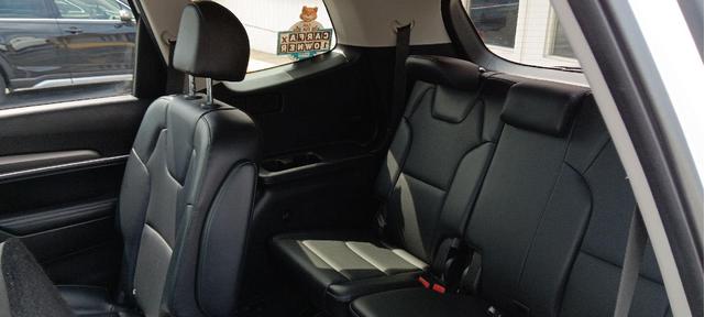 Photo of 2020 Snow White Pearl Kia Telluride