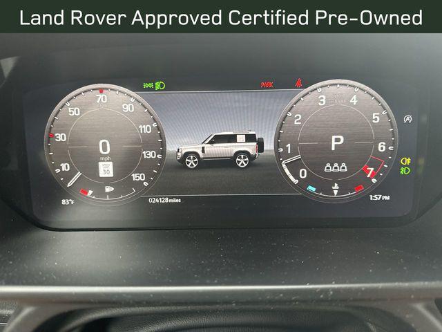 Photo of 2023 Fuji_White Land Rover Defender
