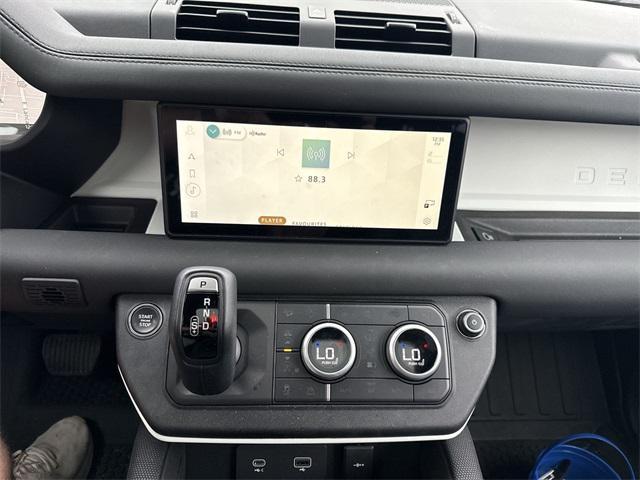Photo of 2024 Fuji White Land Rover Defender