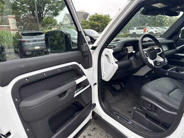 Photo of 2024 Fuji White Land Rover Defender