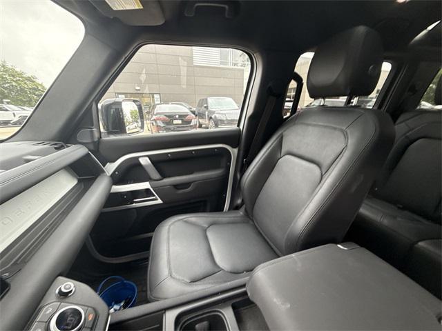 Photo of 2024 Fuji White Land Rover Defender