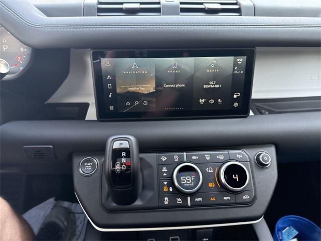 Photo of 2024 SANTORINI_BLACK Land Rover Defender
