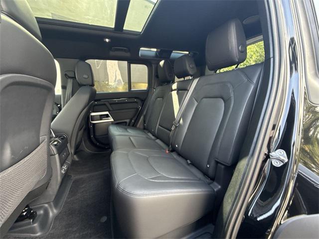 Photo of 2024 SANTORINI_BLACK Land Rover Defender
