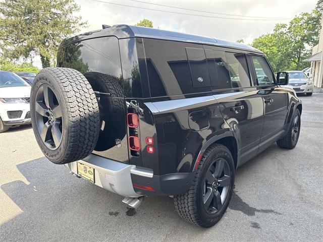 Photo of 2024 SANTORINI_BLACK Land Rover Defender
