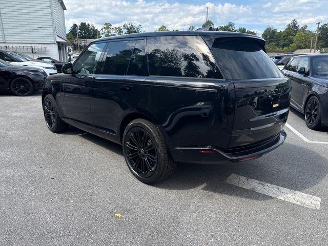 Photo of 2025 Black Land Rover Range Rover