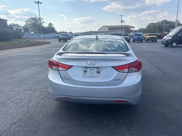 Photo of 2013 Shimmering Air Silver Hyundai ELANTRA