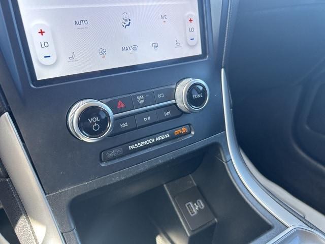 Photo of 2023 Carbonized Gray Metallic Ford Edge