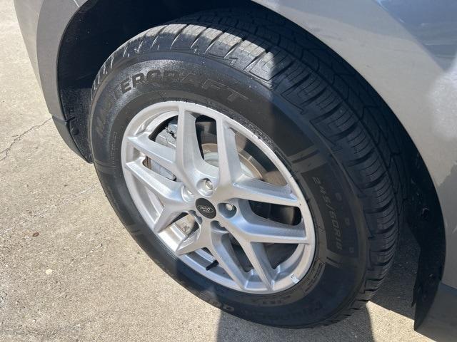 Photo of 2023 Carbonized Gray Metallic Ford Edge