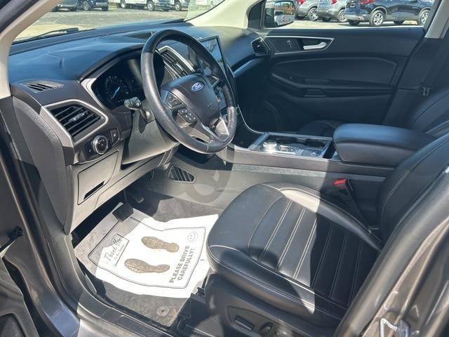Photo of 2023 Carbonized Gray Metallic Ford Edge