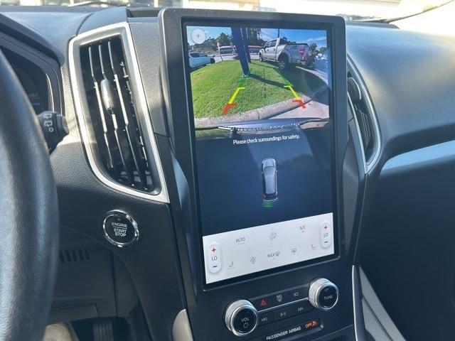 Photo of 2023 Carbonized Gray Metallic Ford Edge