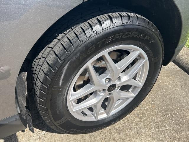 Photo of 2023 Carbonized Gray Metallic Ford Edge