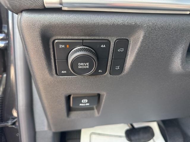 Photo of 2025 Dark Matter Gray Metallic Ford Expedition