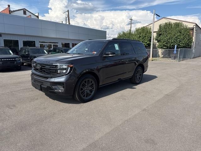 Photo of 2025 Dark Matter Gray Metallic Ford Expedition