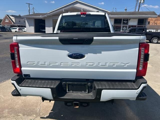Photo of 2023 Oxford White Ford F-250