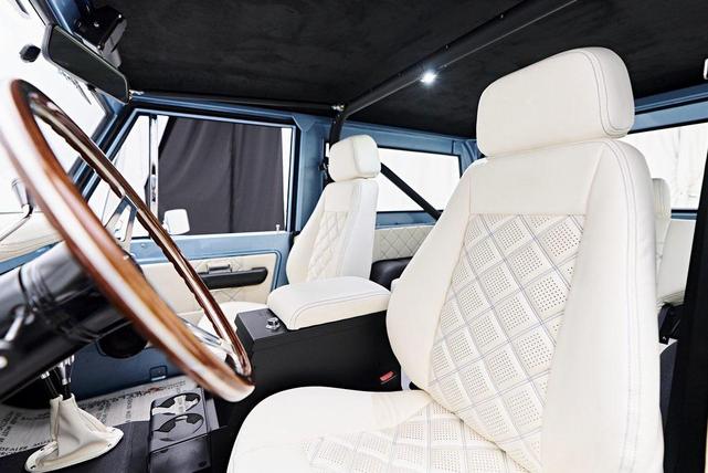 Photo of 1976 Brittany Blue Ford Bronco