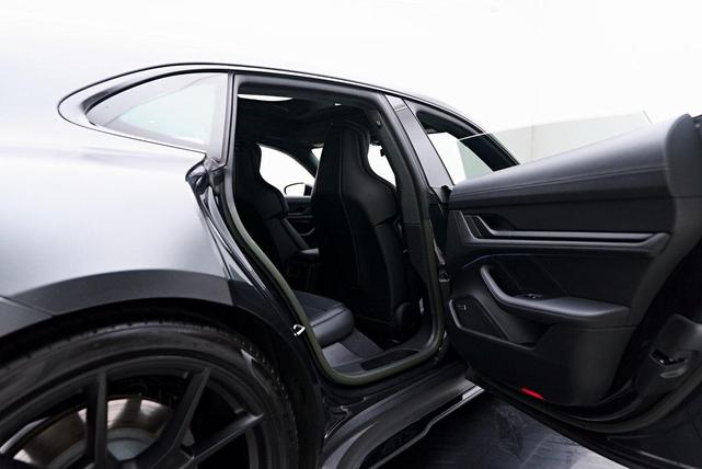 Photo of 2023  Porsche Taycan