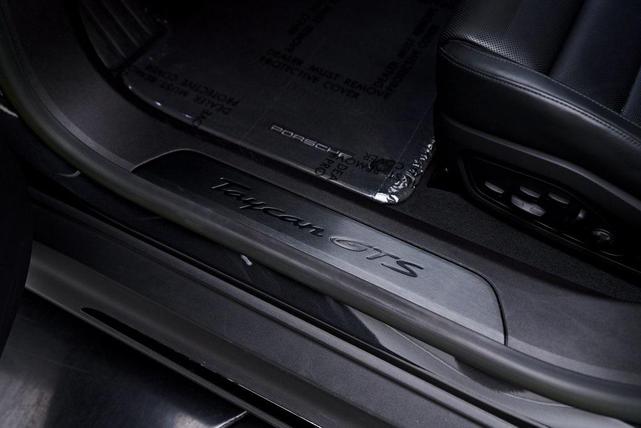 Photo of 2023  Porsche Taycan