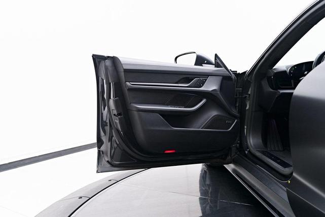 Photo of 2023  Porsche Taycan