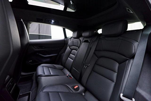 Photo of 2023  Porsche Taycan