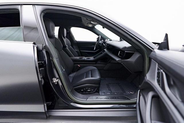 Photo of 2023  Porsche Taycan