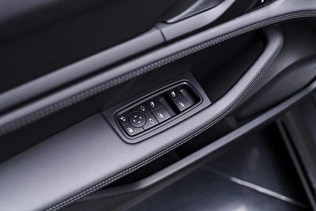 Photo of 2023  Porsche Taycan