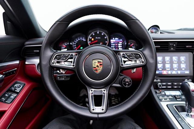 Photo of 2019 Jet Black Metallic Porsche 911