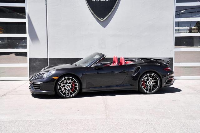 Photo of 2019 Jet Black Metallic Porsche 911