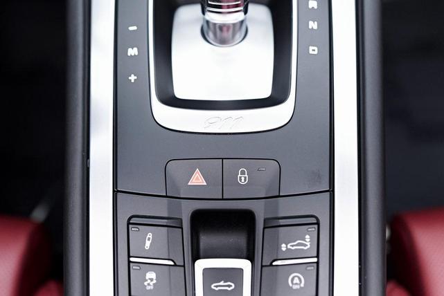 Photo of 2019 Jet Black Metallic Porsche 911