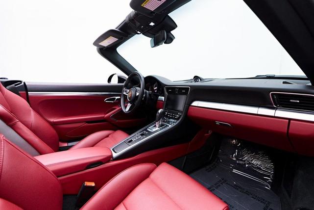 Photo of 2019 Jet Black Metallic Porsche 911