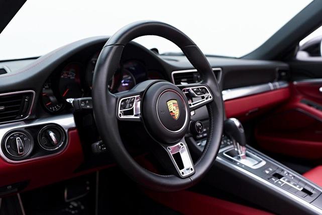 Photo of 2019 Jet Black Metallic Porsche 911