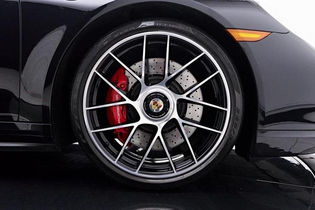 Photo of 2019 Jet Black Metallic Porsche 911