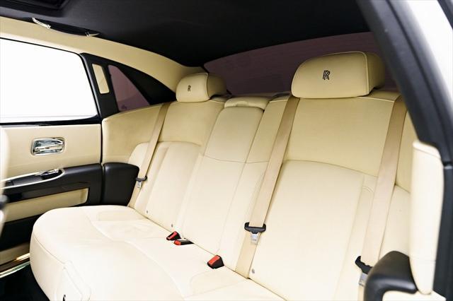 Photo of 2012 White Rolls-Royce Ghost