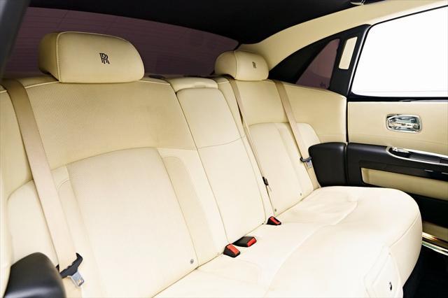 Photo of 2012 White Rolls-Royce Ghost