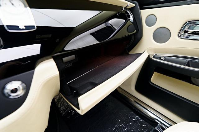 Photo of 2012 White Rolls-Royce Ghost