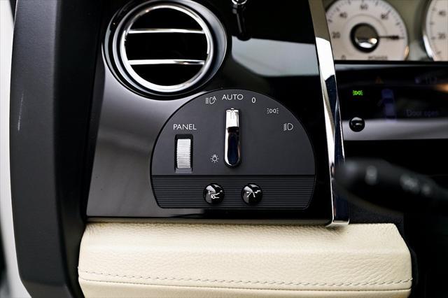 Photo of 2012 White Rolls-Royce Ghost