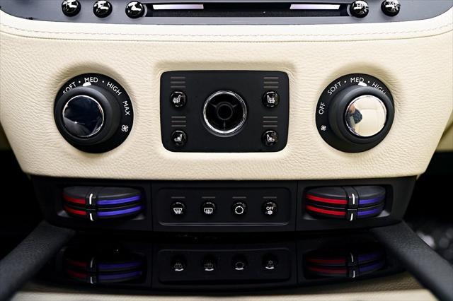 Photo of 2012 White Rolls-Royce Ghost