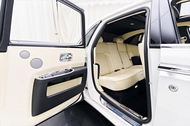 Photo of 2012 White Rolls-Royce Ghost