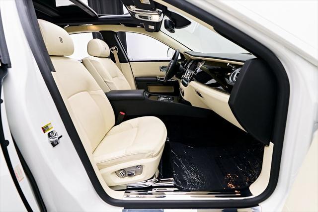 Photo of 2012 White Rolls-Royce Ghost