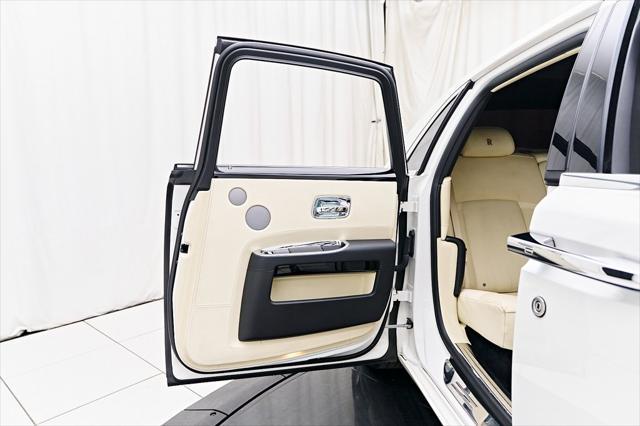 Photo of 2012 White Rolls-Royce Ghost