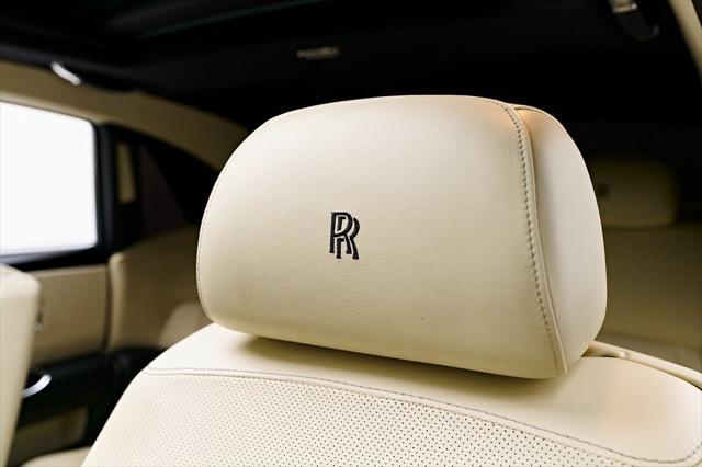 Photo of 2012 White Rolls-Royce Ghost