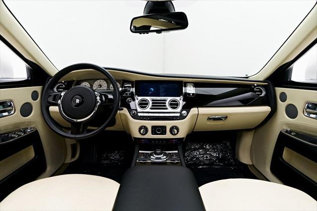 Photo of 2012 White Rolls-Royce Ghost