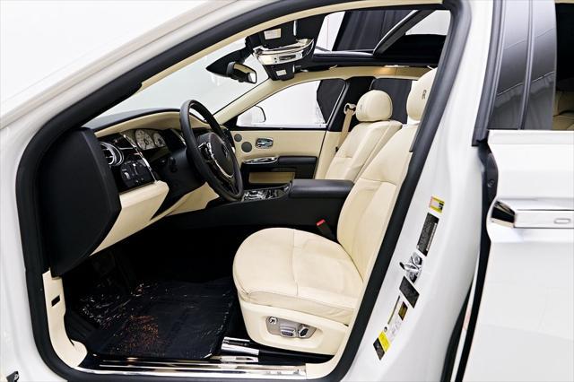 Photo of 2012 White Rolls-Royce Ghost