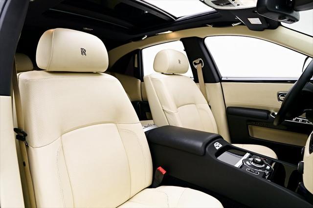 Photo of 2012 White Rolls-Royce Ghost