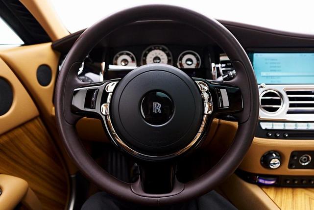 Photo of 2015 Madeira Red Rolls-Royce Wraith