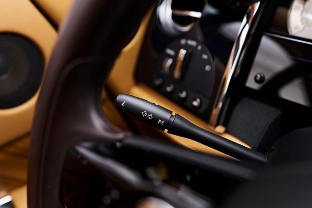 Photo of 2015 Madeira Red Rolls-Royce Wraith